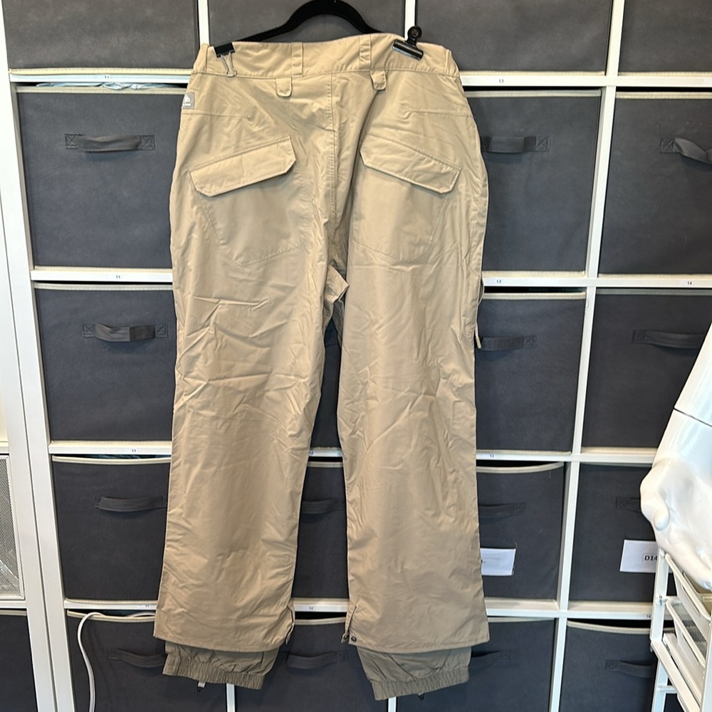 Four square snowboarding men’s pants size XL like new